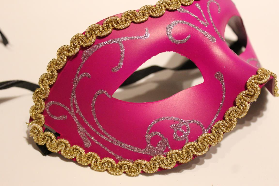 E-shop Ružová maska na tvár so zlatým okrajom a striebornými trblietkami